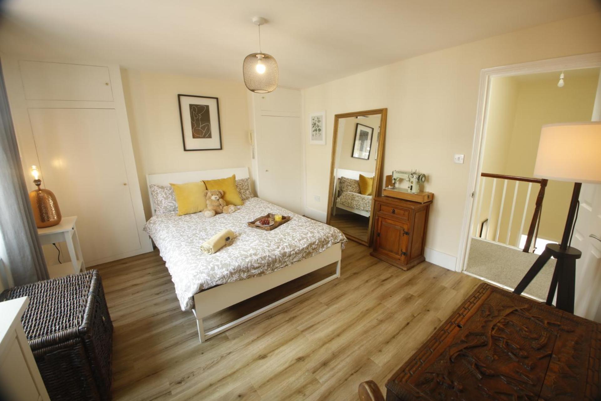 Cosy Camden 2 Bedroom Apartment With Terrace ลอนดอน ภายนอก รูปภาพ